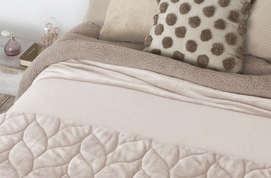 Couette Comforter PIC
