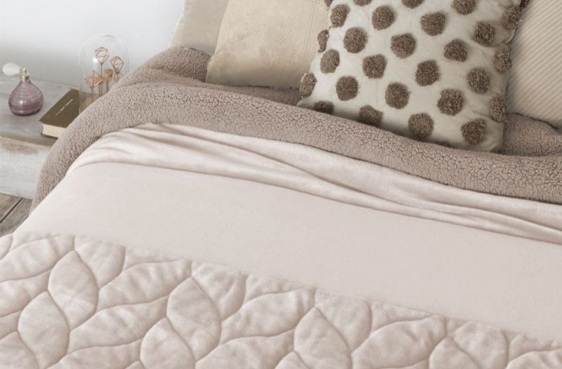 Couette Comforter PIC